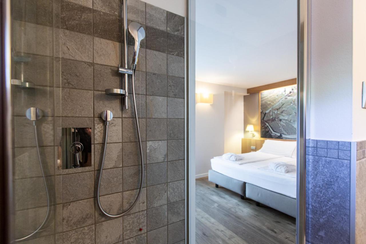 Wine Hotel Retici Balzi Poggiridenti Eksteriør billede