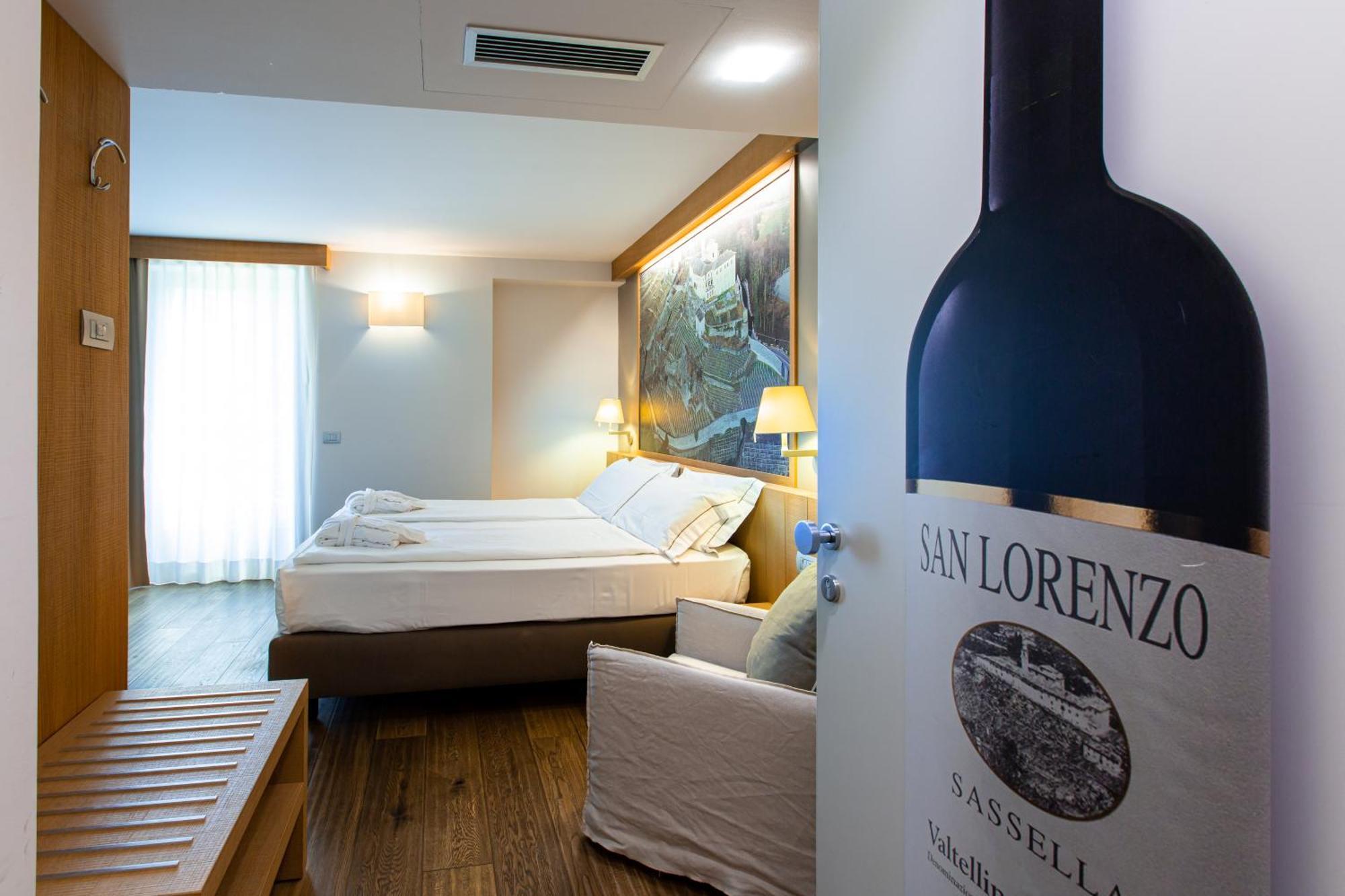 Wine Hotel Retici Balzi Poggiridenti Eksteriør billede