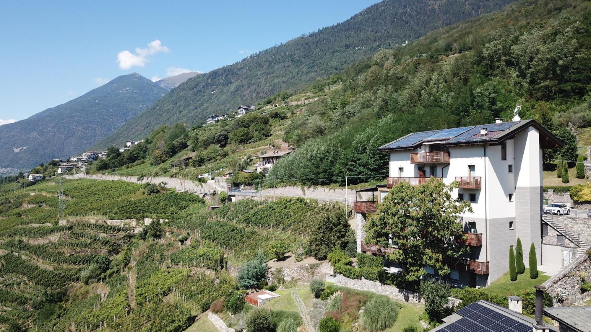Wine Hotel Retici Balzi Poggiridenti Eksteriør billede