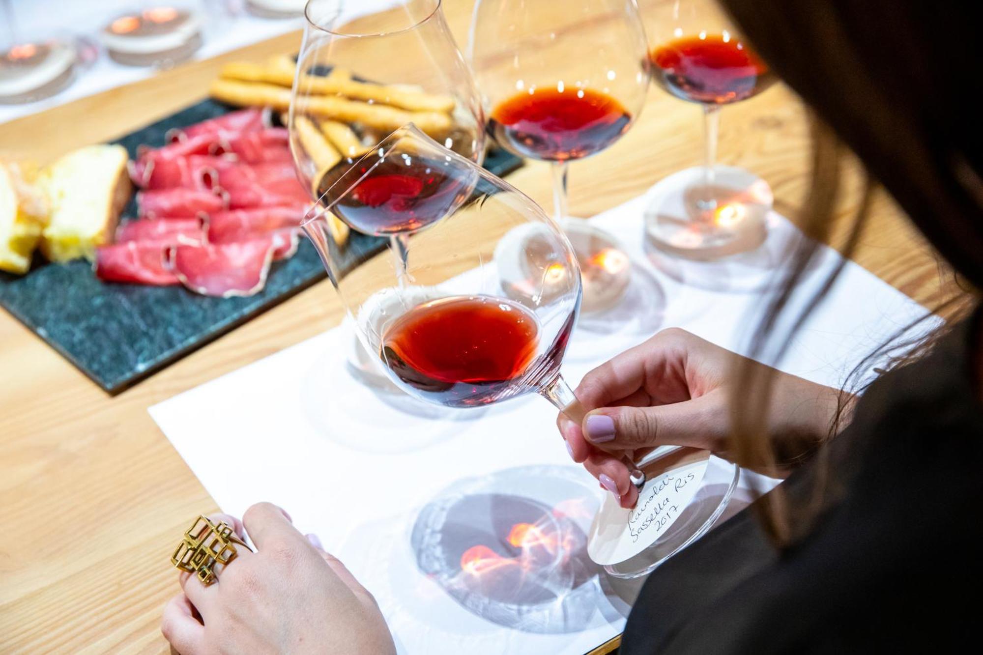 Wine Hotel Retici Balzi Poggiridenti Eksteriør billede