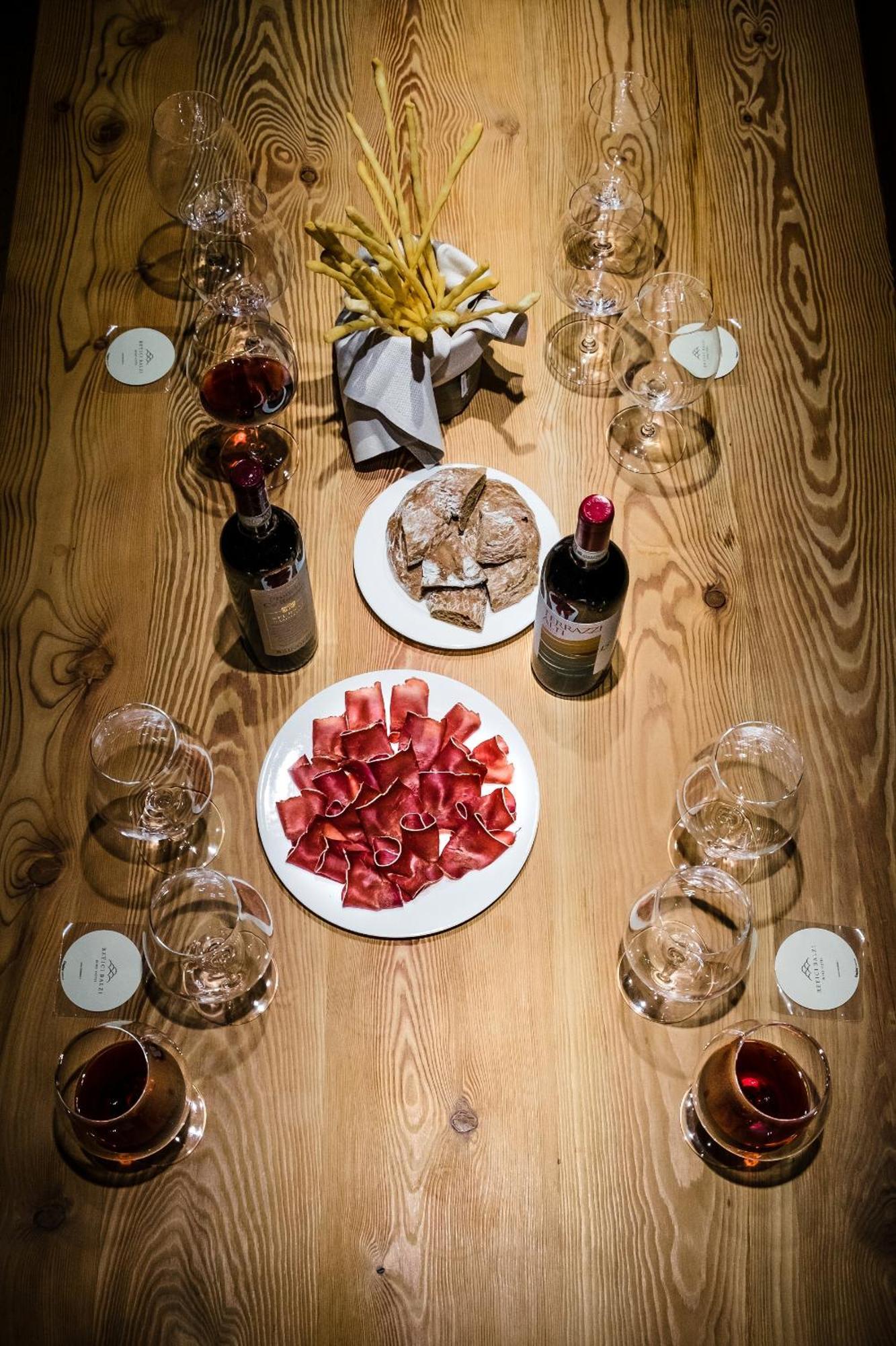 Wine Hotel Retici Balzi Poggiridenti Eksteriør billede