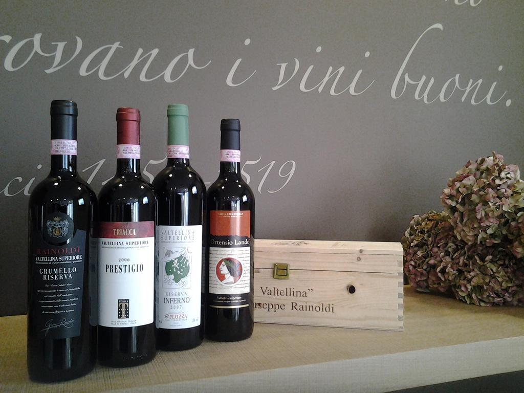 Wine Hotel Retici Balzi Poggiridenti Eksteriør billede