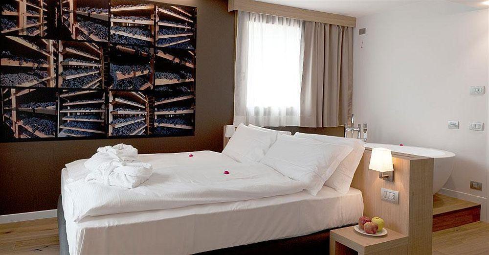 Wine Hotel Retici Balzi Poggiridenti Eksteriør billede