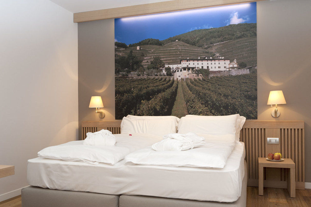 Wine Hotel Retici Balzi Poggiridenti Eksteriør billede