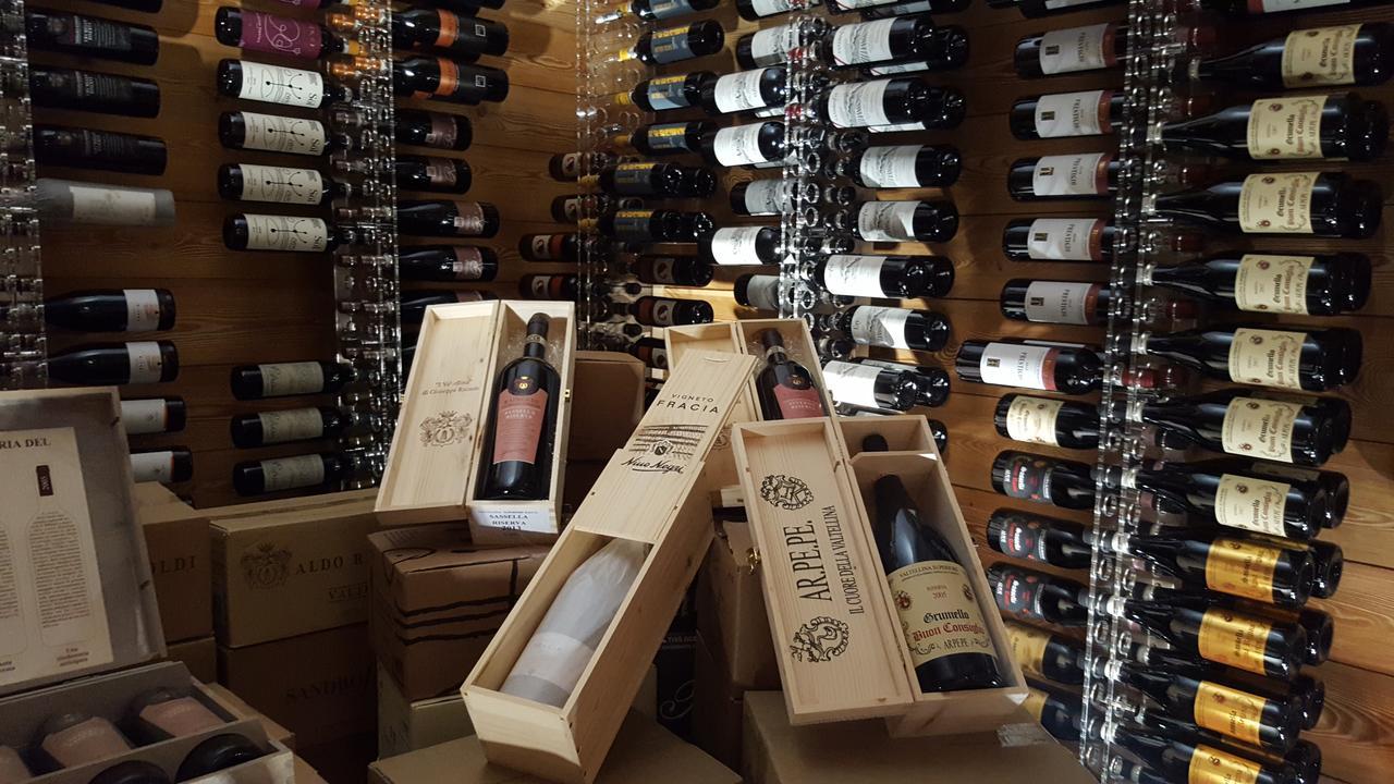 Wine Hotel Retici Balzi Poggiridenti Eksteriør billede