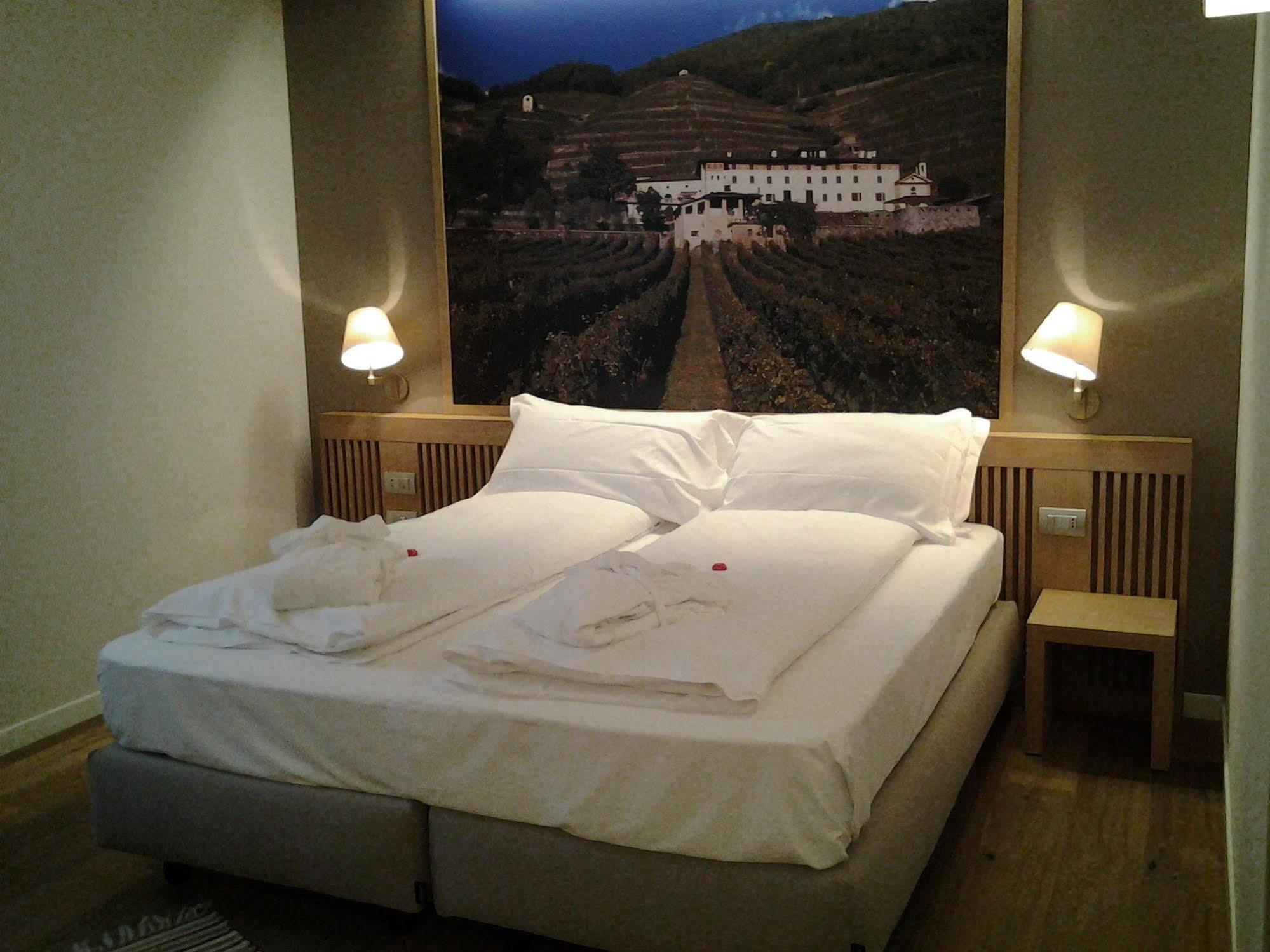 Wine Hotel Retici Balzi Poggiridenti Eksteriør billede
