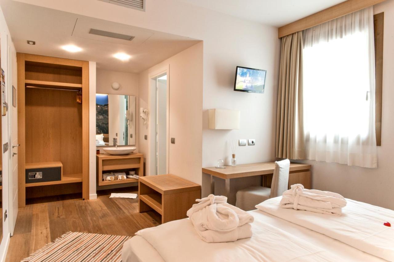 Wine Hotel Retici Balzi Poggiridenti Eksteriør billede